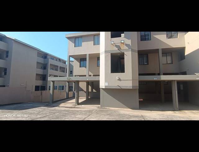3 BEDROOM PROPERTY TO RENT IN LAWRENCE ROCKS